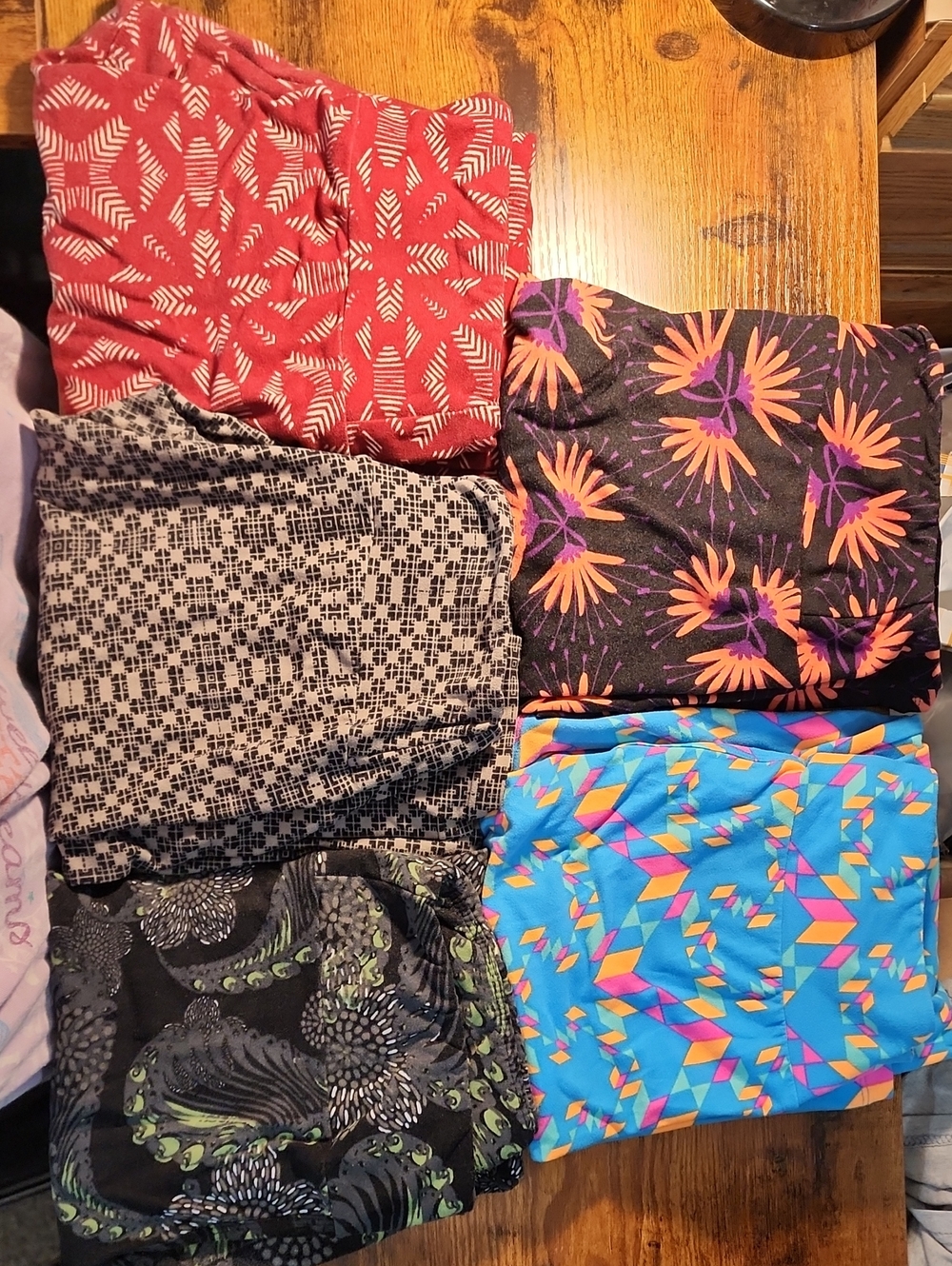 LuLaRoe Graphic Leggings Bundle OS Lot of 5 Retro 90s Camo Black Geometric
